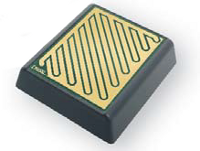 Czujnik deszczu ZRD w elektrycznie otwieranym oknie dachowym Fakro FTU-V U5 Z-Wave.