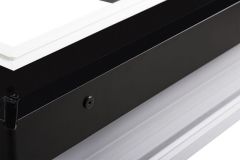 Otwierane  elektrycznie okno do dachu płaskiego Fakro DEG P2