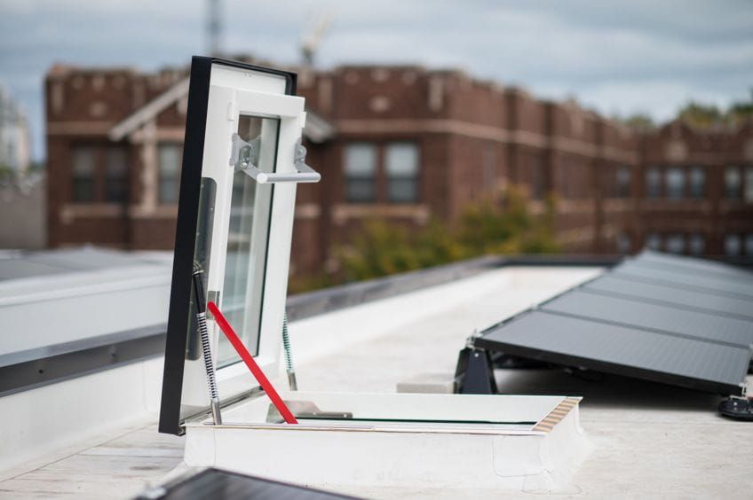 Okno wyłazowe do płaskiego dachu FAKRO DRG P2