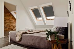 Roleta wewnętrzna sterowana radiowo, zasilana solarnie - Fakro ARF Solar