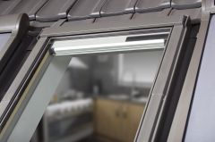 Roleta wewnętrzna zasilana solarnie, sterowana radiowo - Fakro ARF Solar