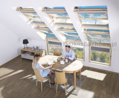 Zasilane solarnie, sterowane radiowo okno dachowe FAKRO FTP-V U5 Solar