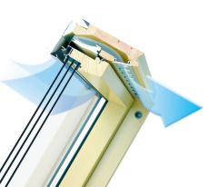 Okno dachowe FAKRO FTP-V U5 Solar - nawiewnik V40p