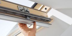 Okno dachowe VELUX GLL 1061 - górne otwieranie - klamka
