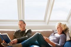 Okno dachowe VELUX_GLU 0061 górne otwieranie, poliuretanowe, białe.