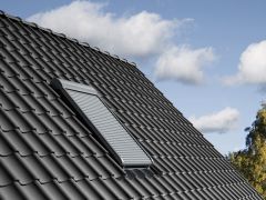 Elektryczna roleta zewnętrzna VELUX SML - widok z zewnątrz