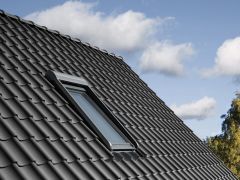 Elektryczna roleta zewnętrzna VELUX SML - widok z zewnątrz