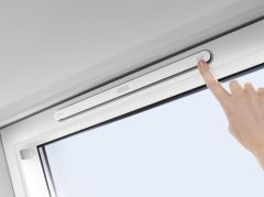 Okno dachowe VELUX GLU 0064B dolne otwieranie, poliuretanowe, białe - nawiewnik.