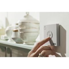 Elektrycznie otwierane okno dachowe VELUX GLL 106421 - klawiatura KLI