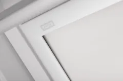 Roleta zaciemniająca VELUX DKL - białe prowadnice