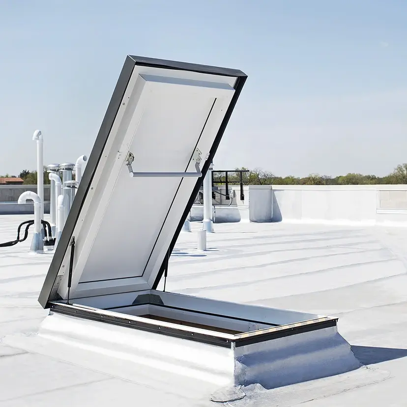 Wyłaz do dachów płaskich Fakro DRL